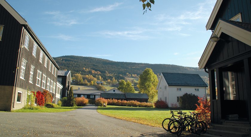 Ringebu folkehøgskule - Klikk for stort bilde